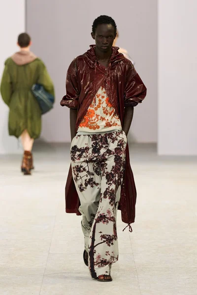 Look 50